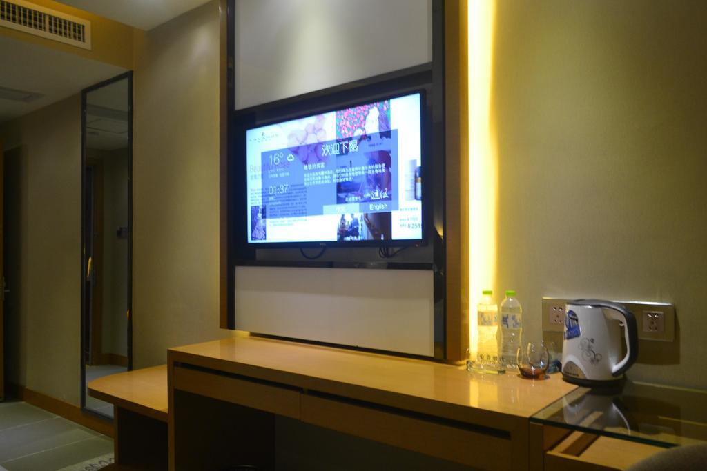 Lavande Hotel Zhuhai Gongbei Port Square מראה חיצוני תמונה
