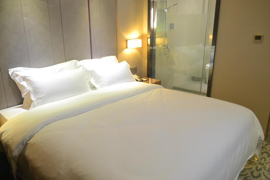 Lavande Hotel Zhuhai Gongbei Port Square חדר תמונה