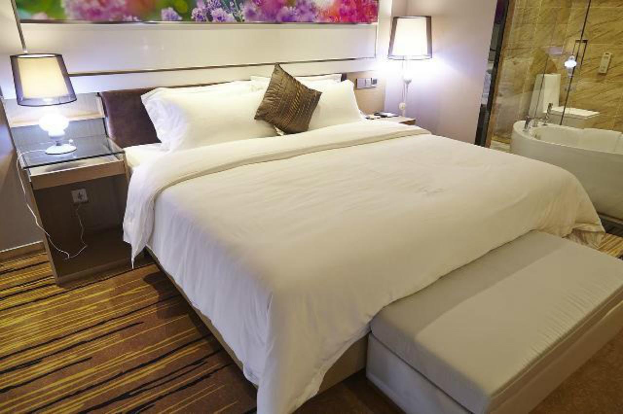 Lavande Hotel Zhuhai Gongbei Port Square מראה חיצוני תמונה