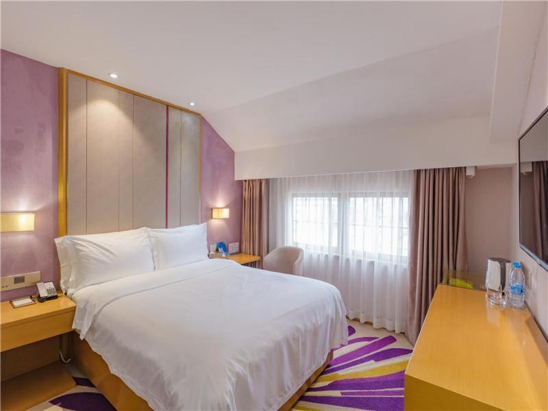 Lavande Hotel Zhuhai Gongbei Port Square מראה חיצוני תמונה